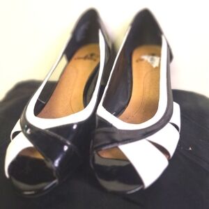 I Love Comfort Black & White Kitten Heel shoes Size 7